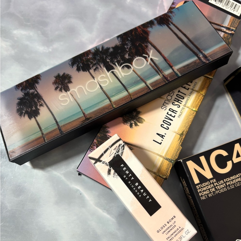 Mixed Makeup Bundle - Picture 2 of 16
